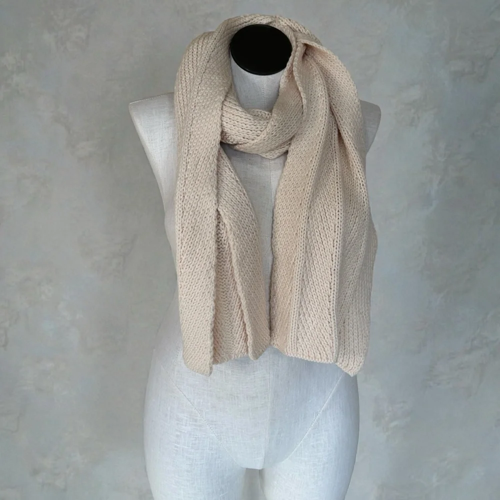 Banana Republic VTG ‘07 Ivory Cream Knit Sweater Scarf 100% Soft Wool